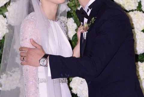 Căn hộ ngọt ngào của cặp đôi diễn viên Lee Bo Young - Jisung