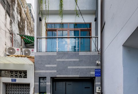 Nhà hẻm thiết kế theo 'lăng kính' của các thành viên gia đình