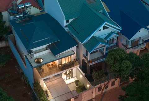 Nhà phố có hệ mái dốc ở Đăk Lăk