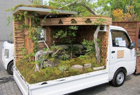  Ở Nhật Bản có hẳn một cuộc thi trưng bày cảnh quan nhà vườn ngay trên xe tải vô cùng độc đáo