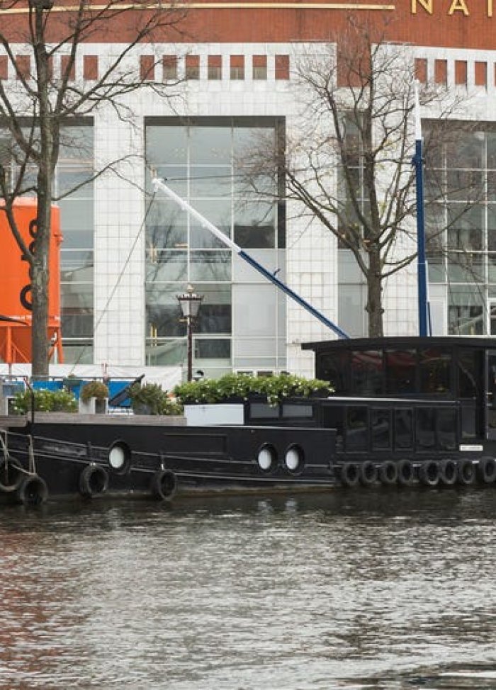 Bên trong ‘cung điện nổi’ xa xỉ trên sông ở Amsterdam