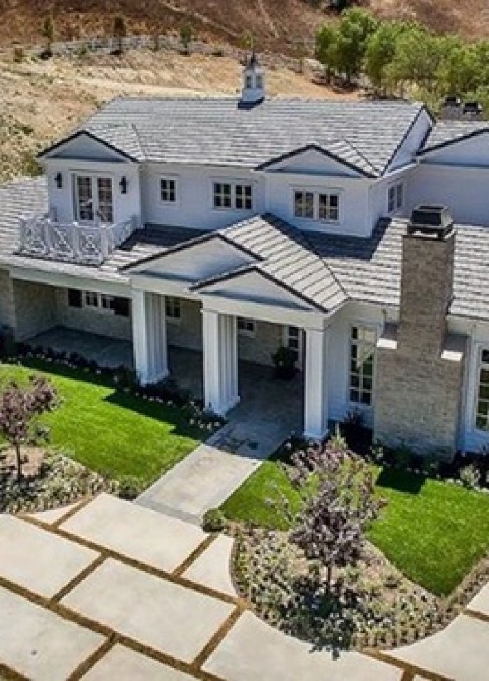 Biệt thự 6 triệu USD nữ tỷ phú Kylie Jenner dùng để tự cách ly