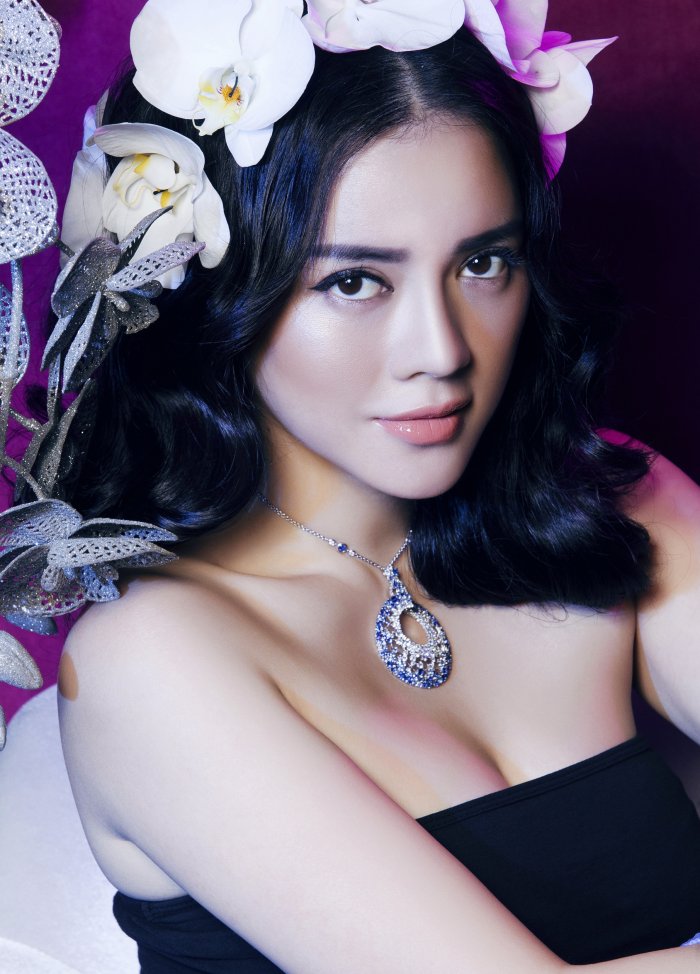 Biệt thự tráng lệ của Lý Nhã Kỳ bên sông Sài Gòn