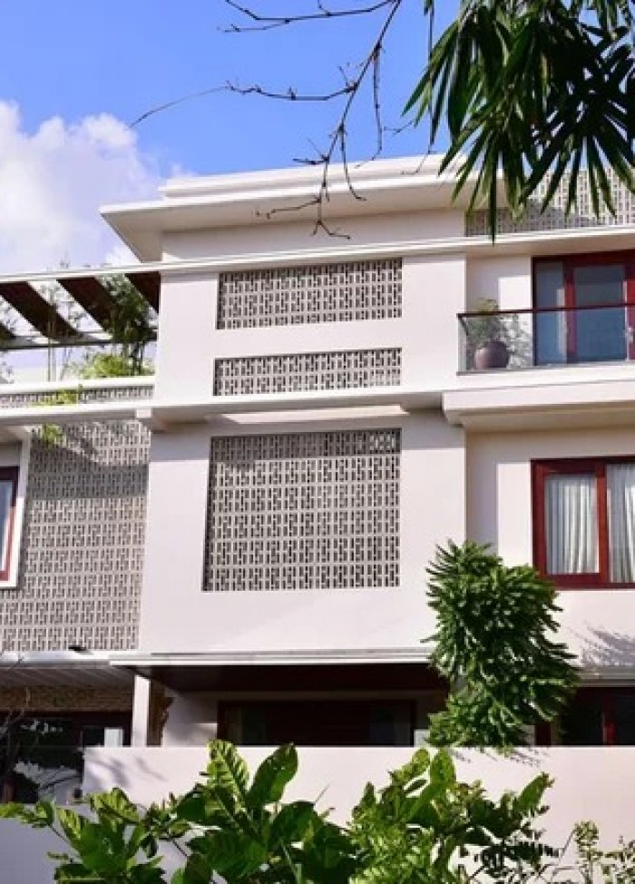 Biệt thự Sài Gòn với hồ cá, cầu khỉ trong nhà
