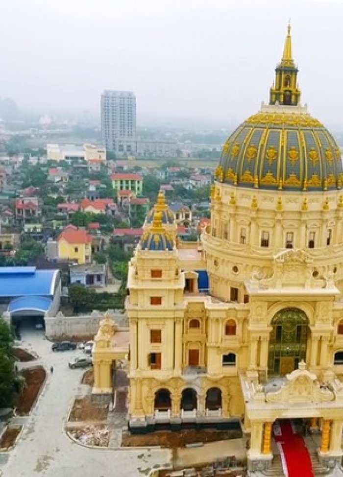 Cận cảnh lâu đài dát vàng của đại gia xi măng ở Ninh Bình: Xây thô hết 400 tỷ, nội thất đắt đến choáng ngợp