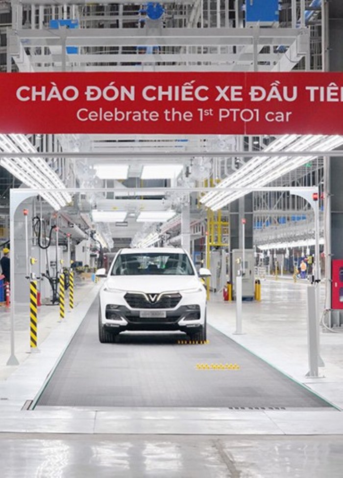 Cận cảnh xe chiếc VinFast Lux SA2.0 đầu tiên vừa xuất xưởng