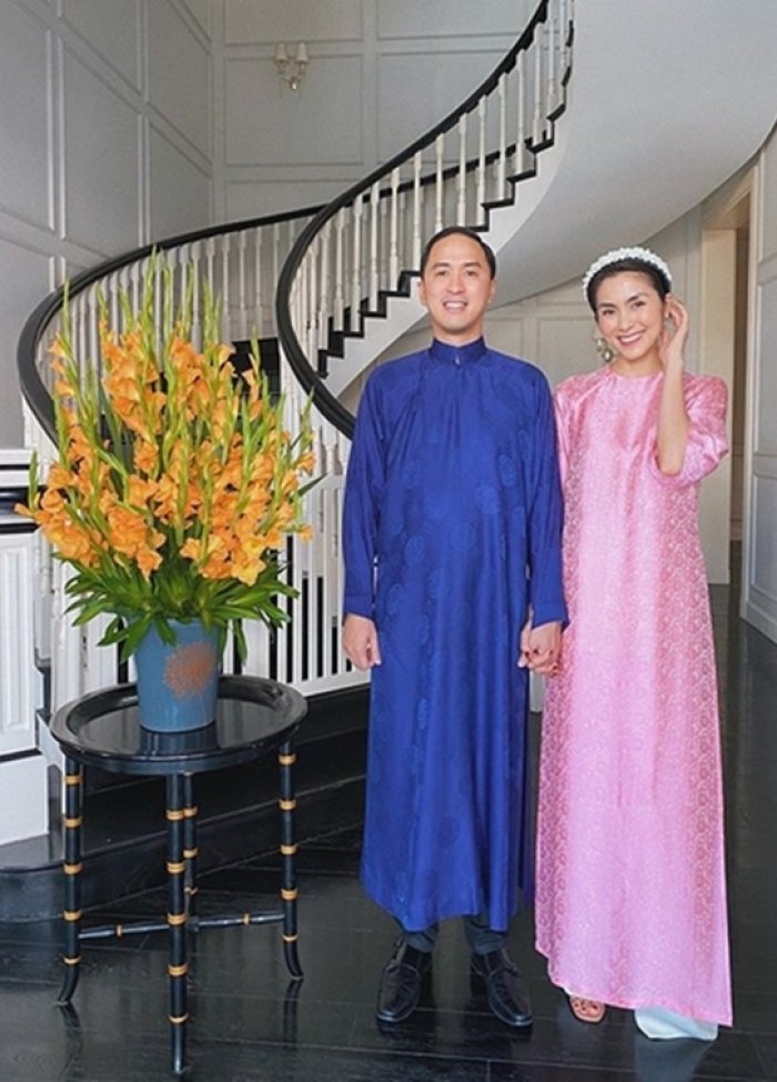 Không làm dâu nữa, Hà Tăng dắt chồng con ra ở riêng, biệt thự mới hoành tráng không kém lâu đài bố mẹ chồng
