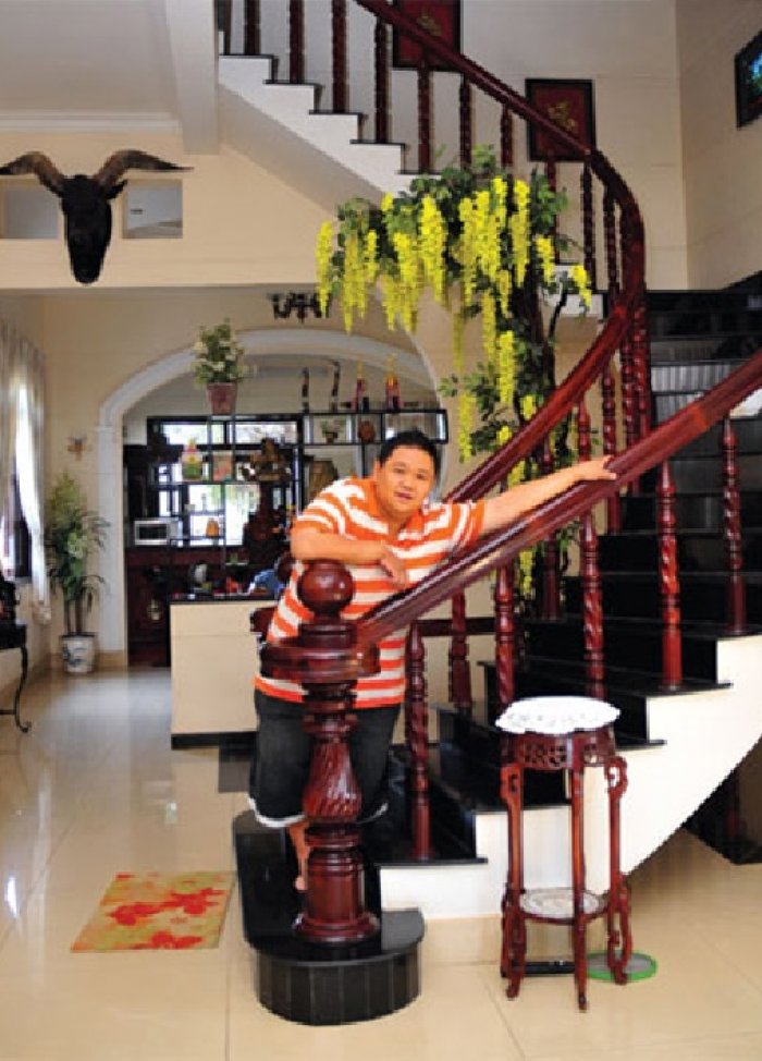 Cận cảnh biệt thự sang trọng nhiều gỗ quý của Minh Béo
