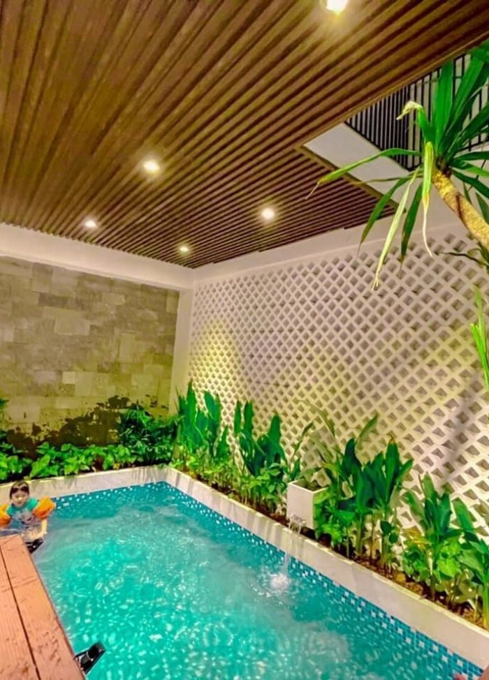 Mua từ cái nhìn đầu tiên, nhà chỉ 50m2 nhưng có đủ “hồ bơi, chỗ đậu ô tô và vườn treo” làm nhiều người mê mẩn