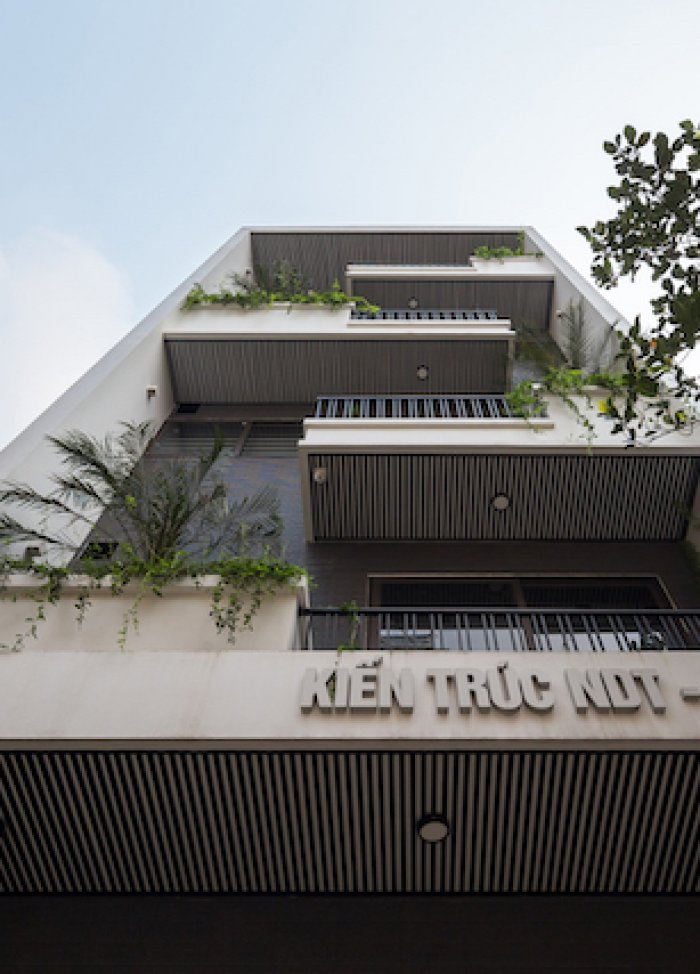 Ngôi nhà 76m2 khắc phục những nhược điểm điển hình của ngôi nhà ống