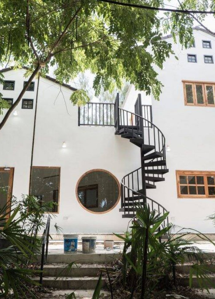 Nhà 2 tầng mát rượi nhờ sở hữu sân vườn, sân thượng thông thoáng, thiết kế chill như tiệm cafe