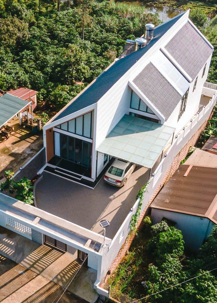 Nhà có hệ mái dốc thích nghi mùa mưa