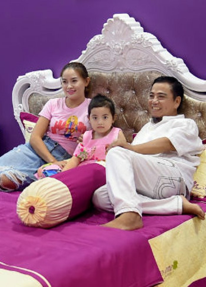 Ngôi nhà màu tím hơn 100 mét vuông gần triệu đô của nghệ sĩ hài Hồng Tơ
