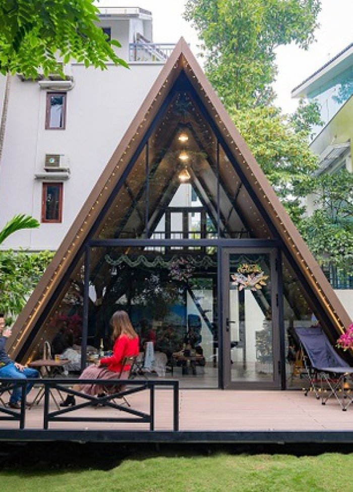 Nhà mái xéo đẹp như mơ nằm giữa Hà Nội, chi phí xây dựng chỉ 300 triệu nhưng là nơi thư giãn lý tưởng của cả gia đình