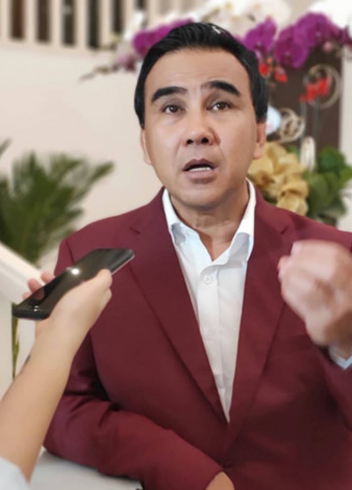 Quyền Linh vui vầy trong nhà 21 tỷ cùng vợ đẹp, con ngoan