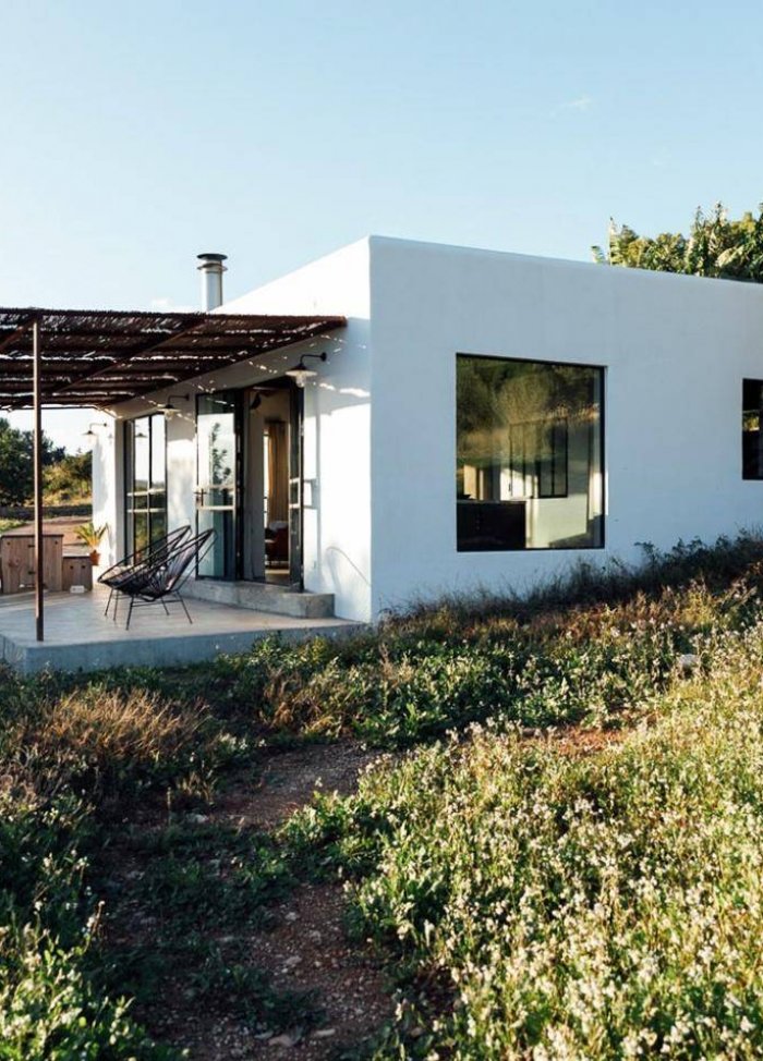 Vẻ đẹp thơ mộng trong căn nhà cấp 4 rộng 80m2 trên đảo Ibiza